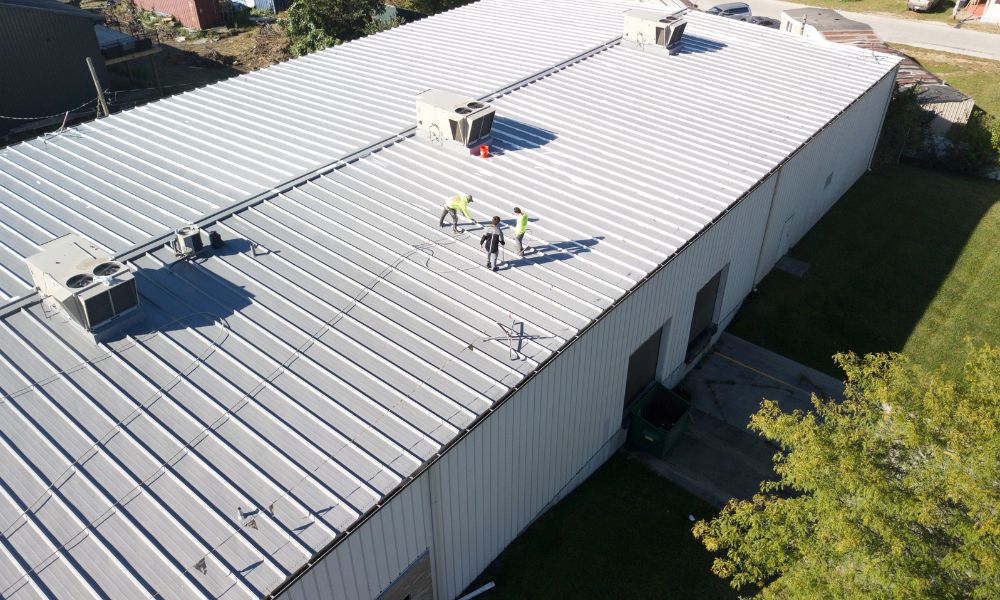 What You Need To Know About Walking on Flat Roofs Safely