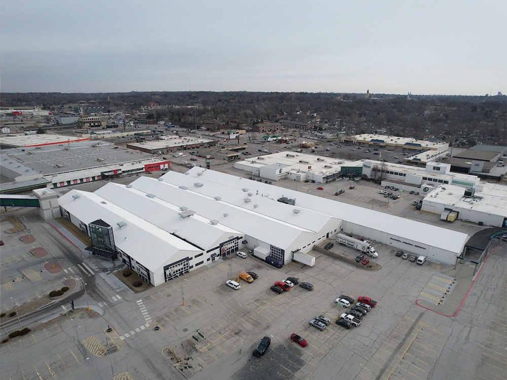 https://www.armourroofco.com/wp-content/uploads/2025/03/Client-Warehouse.png