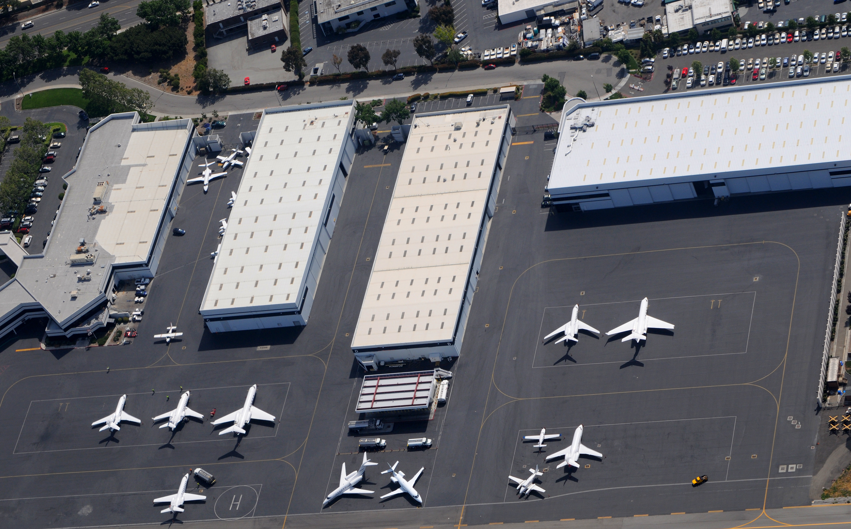 https://www.armourroofco.com/wp-content/uploads/2025/04/Airport-Roofing-Project.png